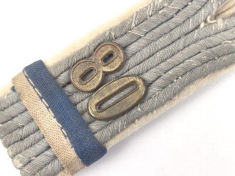 Heer,  Einzelnes  Schulterstück für einen Leutnant im Infanterie Regiment 80, Länge etwa 10,5cm, blau/weisser Überschub Originalvernäh