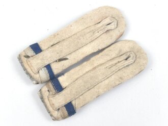 Heer,  Paar  Schulterstücke für einen Leutnant im Infanterie Regiment 80, Länge etwa 10cm, blau/weisser Überschub Originalvernäht