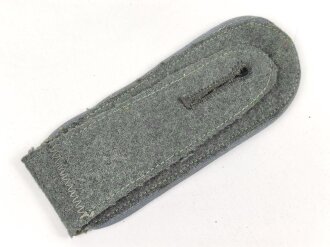 Heer,  einzelne  Schulteklappe für Mannschaften einer Kraftfahrabteilung. Länge etwa 12cm