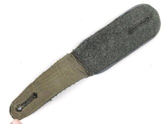 Heer,  einzelne  Schulteklappe für Mannschaften einer Kraftfahrabteilung. Länge etwa 12cm