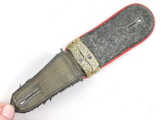 Heer, einzelne Schulterklappe für Mannschaften der Artillerie, Länge etwa 10,5cm