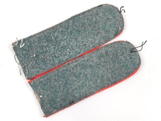 Heer, Paar Schulterklappen für Mannschaften der Artillerie, Länge etwa 12cm, keine Knopflöcher