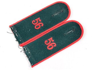Heer, Paar Schulterklappen für Mannschaften im Artillerie Regiment 56, Länge etwa 11,5cm, Ausführung für den Waffenrock