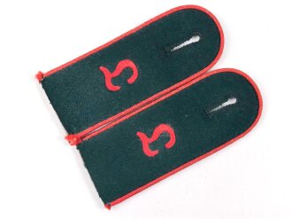 Heer, Paar Schulterklappen für Mannschaften im Artillerie Lehr Regiment , Länge etwa 11,5cm, Ausführung für den Waffenrock