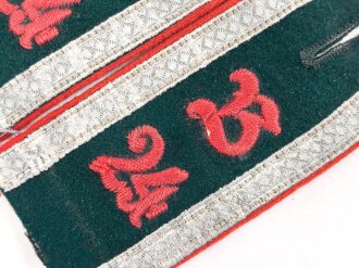Heer, Paar Schulterklappen für einen Unteroffizier der Artillerie Beobachtungs Einheit 24. Länge etwa 11cm