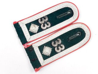 Heer, Paar Schulterklappen für einen Feldwebel im Artillerie Regiment 33, Länge etwa 12,5cm