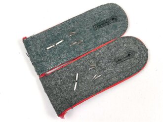 Heer, Paar Schulterklappen für einen Feldwebel im Artillerie Regiment 33, Länge etwa 12,5cm