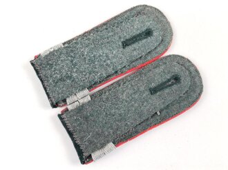 Heer, Paar Schulterklappen für einen Oberfeldwebel der Artillerie Beobachter. Länge etwa 11,5cm