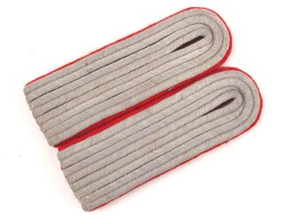 Heer, Paar Schulterstücke für einen Leutnant der Artillerie, Länge etwa 11cm