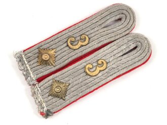 Heer, Paar Schulterstücke für einen Oberleutnant im Artillerie Regiment 3, Länge etwa 11,5cm