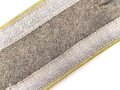 Heer, einzelne Schulterklappe für einen Unteroffizier der Nachrichtentruppe. Länge etwa 11,5cm