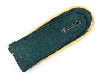 Heer, einzelne Schulterklappe  für einen Offiziersanwärter der Nachrichtentruppe. Länge etwa 11cm