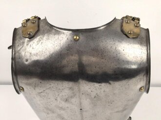 Frankreich, eiserner Kürass. Die Brust datiert 1856, der Rücken 1875. Der Bauchgurt sowie die beiden Lederunterfutter für die Ketten ergänzt. gereinigt, guter Gesamtzustand