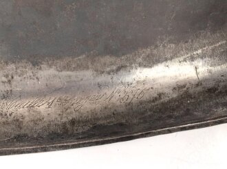 Frankreich, eiserner Kürass. Die Brust datiert 1856, der Rücken 1875. Der Bauchgurt sowie die beiden Lederunterfutter für die Ketten ergänzt. gereinigt, guter Gesamtzustand