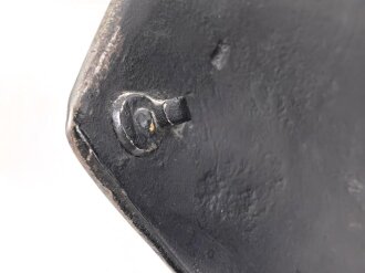 Frankreich, eiserner Kürass. Die Brust datiert 1828, der Rücken 1829. Innen jeweils neuzeitlich lackiert, sonst gut