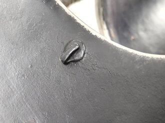 Frankreich, eiserner Kürass. Die Brust datiert 1828, der Rücken 1829. Innen jeweils neuzeitlich lackiert, sonst gut