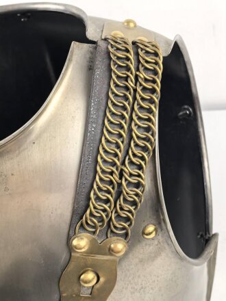 Frankreich, eiserner Kürass. Die Brust datiert 1828, der Rücken 1829. Innen jeweils neuzeitlich lackiert, sonst gut