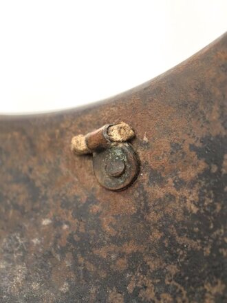 Bayern, eiserner Kürass für Mannschaften, Modell 1845. Vorder- und Rücken Grösse "B" Die Verbindungsriemen samt Schuppen sowie der Bauchriemen neuzeitlich ergänzt. Ungereinigtes Stück