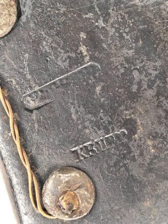 Bayern, eiserner Kürass für Mannschaften, Modell 1845. Vorder- und Rücken Grösse "B" Die Verbindungsriemen samt Schuppen sowie der Bauchriemen neuzeitlich ergänzt. Ungereinigtes Stück