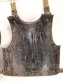 Bayern, eiserner Kürass für Mannschaften, Modell 1845. Vorder- und Rücken Grösse "B" Die Verbindungsriemen samt Schuppen sowie der Bauchriemen neuzeitlich ergänzt. Ungereinigtes Stück