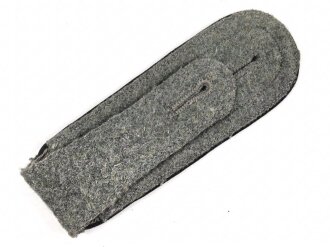 Heer, einzelne Schulterklappe für einen Unteroffizier der Pioniere. Länge etwa 12cm
