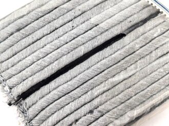 Heer, Paar Schulterstücke  für einen Leutnant der Pioniere. Länge etwa 11,5cm, desolate Originalverpackung