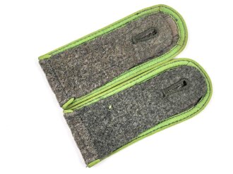 Heer, Paar Schulterklappen für Mannschaften der Panzergrenadiere, Länge etwa 11,5cm, Ausführung Modell 1944