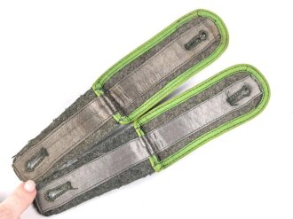 Heer, Paar Schulterklappen für Mannschaften der Panzergrenadiere, Länge etwa 11,5cm, Ausführung Modell 1944