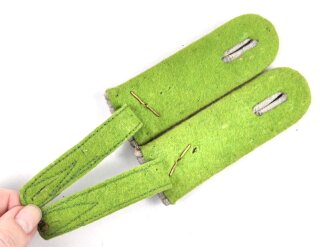 Heer, Paar Schulterstücke für einen Oberleutnant der Panzergrenadiere, Länge etwa 10,5cm