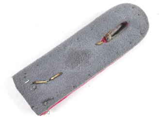 Heer, einzelnes Schulterstück für einen Stabsveterinär, Länge etwa 11cm, Nebenfarbe grau