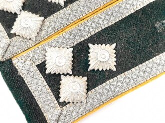 Heer, Paar Schulterklappen für einen Stabsfeldwebel der Kavallerie, Länge etwa 12cm