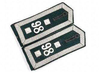 Heer, Paar frühe Schulterklappen ohne Paspelierung...