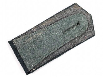 Heer, einzelne Schulterklappe für einen Unteroffizier im Infanterie Regiment 119,  frühe Ausführung ohne Paspelierung. Länge etwa 11,5cm
