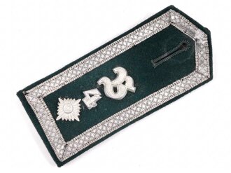 Heer, einzelne Schulterklappe für einen Feldwebel einer Beobachtungsabteilung,  frühe Ausführung ohne Paspelierung. Länge etwa 13cm