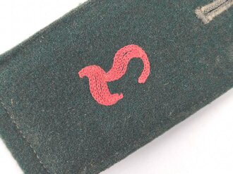 Heer, einzelne Schulterklappe für Mannschaften in einem Panzer Lehrregiment. Länge etwa 10,5cm