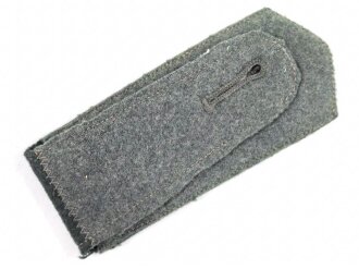 Heer, einzelne Schulterklappe für Mannschaften in einem Panzer Lehrregiment. Länge etwa 10,5cm