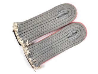 Heer, Paar Schulterstücke für einen Leutnant der Panzertruppe. Länge etwa 10,5cm