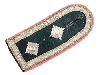 Heer, einzelne Schulterklappe für einen Oberfeldwebel der Panzerjäger, mitbefördert, Länge etwa 11cm