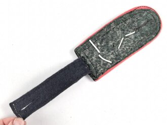 Heer, einzelne Schulterklappe für einen Oberfeldwebel der Panzerjäger, mitbefördert, Länge etwa 11cm