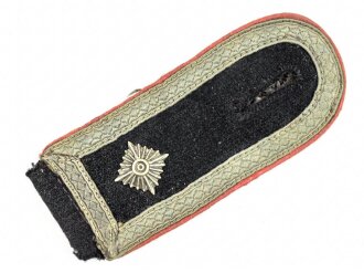 Waffen SS, einzelne Schulterklappe für einen Oberscharführer der Panzertruppe. Länge etwa 11cm