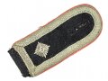 Waffen SS, einzelne Schulterklappe für einen Oberscharführer der Panzertruppe. Länge etwa 11cm