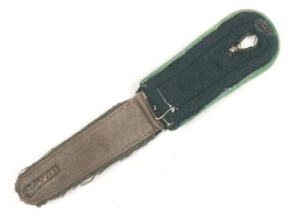 Heer, einzelne Schulterklappe für einen Unteroffizier der gebirgsjäger. Länge etwa 10,5cm