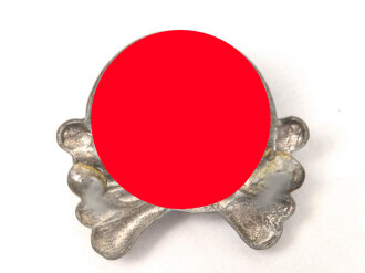 Heer, einzelner Totenkopf für einen Kragenspiegel der Panzertruppe. Zink mit resten der Versilberung