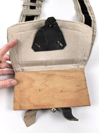 Bayern, Uniform für einen Angehörigen der Hartschiere ( Leibgarde ) Neuzeitliche Sammleranfertigung in gutem Gesamtzustand