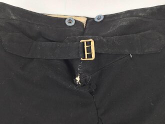 Kaiserreich, schwarze Uniformhose, Eigentumstück, ein Hosenbein zerrissen. Ungereinigt
