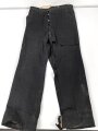 Kaiserreich, schwarze Uniformhose, Eigentumstück, ein Hosenbein zerrissen. Ungereinigt