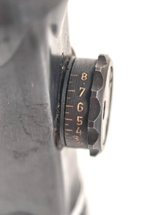 Zielfernrohr ZF 4 Wehrmacht. Hersteller ddx. Klare Durchsicht , Absehen deutlich, Verstellung gängig. Sehr guter Gesamtzustand