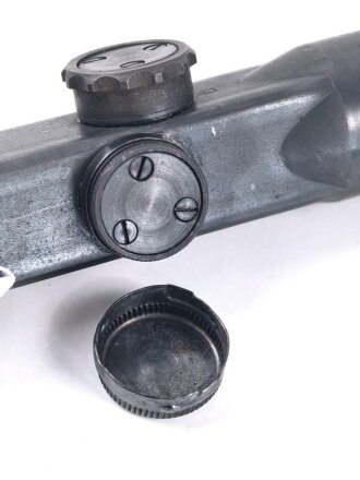 Zielfernrohr ZF 4 Wehrmacht. Hersteller dow. Klare Durchsicht , Absehen deutlich, Verstellung oben gängig, seitliche sitzt fest. Sehr guter Gesamtzustand