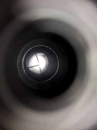 Zielfernrohr ZF 4 Wehrmacht. Hersteller dow. Klare Durchsicht , Absehen deutlich, Verstellung oben gängig, seitliche sitzt fest. Sehr guter Gesamtzustand