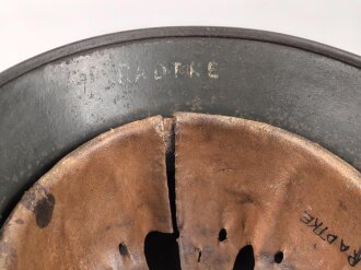 Stahlhelm Modell 1940 für Angehörige des Heeres. In allen Teilen originales und zusammengehöriges Stück, Hersteller ET64